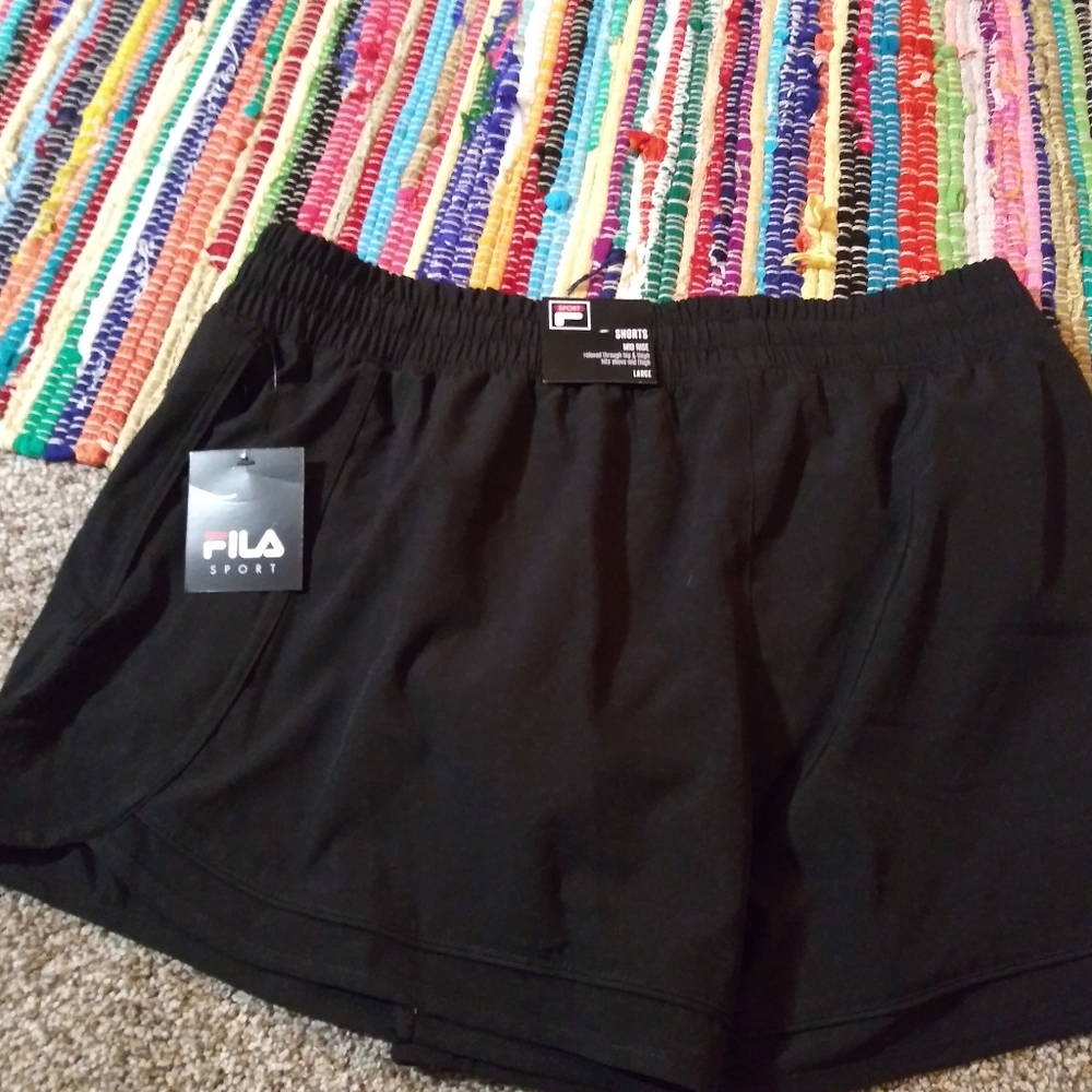 L Fila running shorts